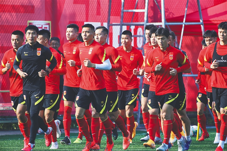 阿莱格里：我只是对裁判说“怎么每次有你在都会出乱子”（阿莱格里澄清：我只是对裁判说“为何每次你在场就出事”）