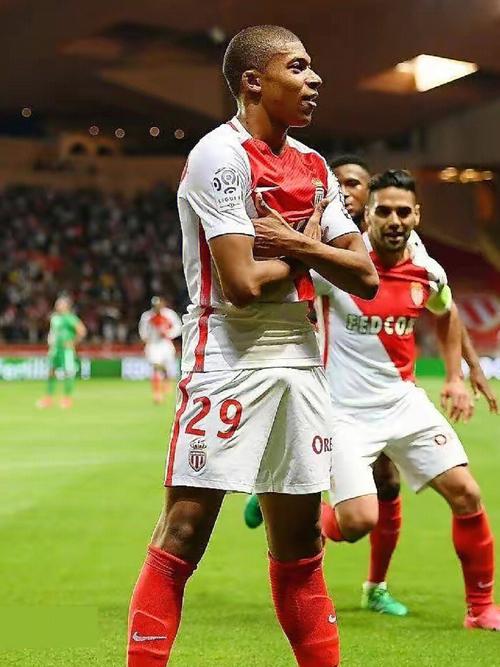 佩杜拉：米兰对恩昆库的角色存疑，但冬窗离队可能性不大（佩杜拉：米兰仍对恩昆库定位存疑，冬窗转会可能性偏低）