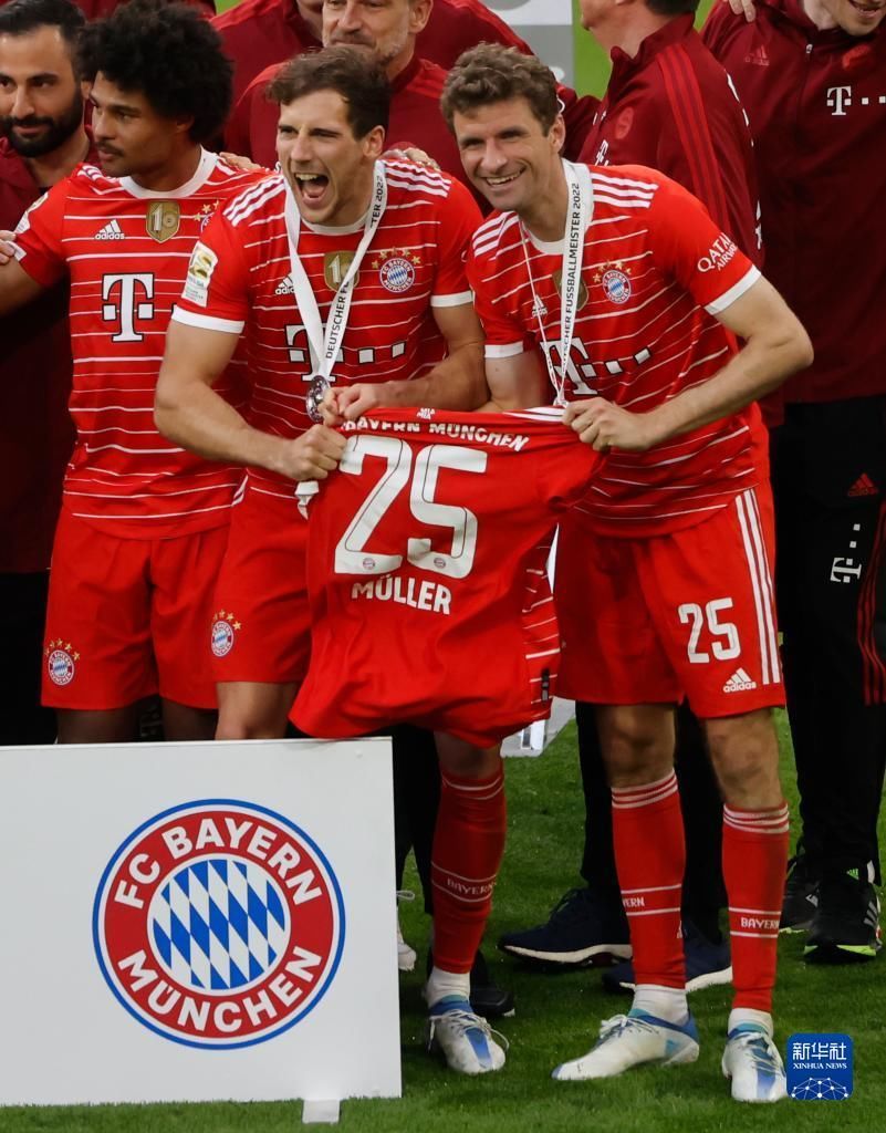 绿茵上的精准艺术：高尔夫运动的优雅与坚守（果岭间的精确之美：高尔夫的优雅与执着）