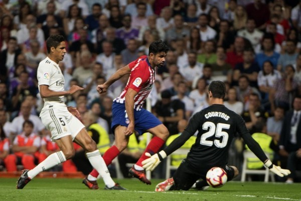 湖人詹姆斯关键封盖锁定胜局（詹姆斯关键大帽助湖人取胜）