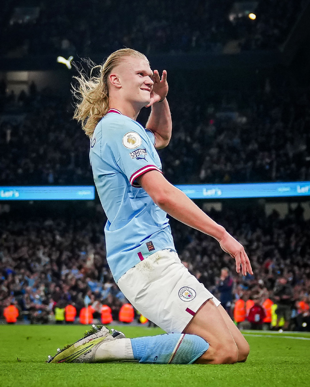 本赛季，大连可为成功冲乙，可为俱乐部发布了官方纪录片《因你可为 伴我前行》，致敬大连可为第十二人。（本赛季冲乙告捷，大连可为推出纪录片《因你可为 伴我前行》致敬第十二人）