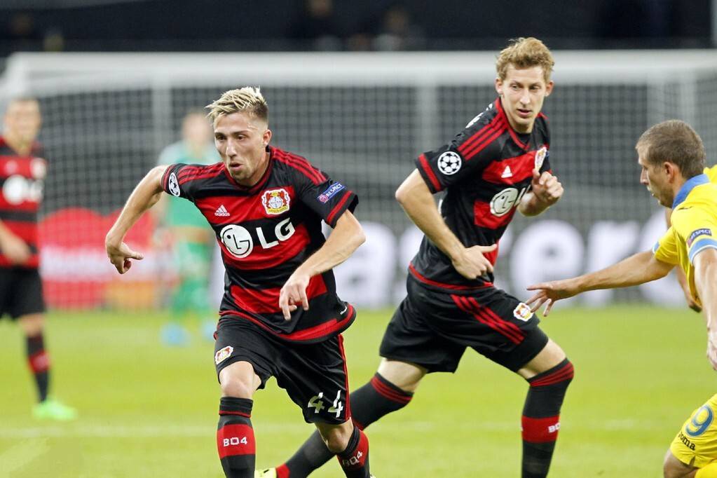 一起出众，瓦科为山东泰山官方合作伙伴一汽大众录制祝福视频（携手出彩，瓦科为山东泰山官方合作伙伴一汽-大众献上祝福视频）